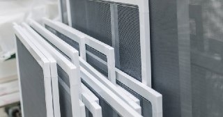 Москитные сетки на пластиковые окна Колпино купить по цене от 934 руб.